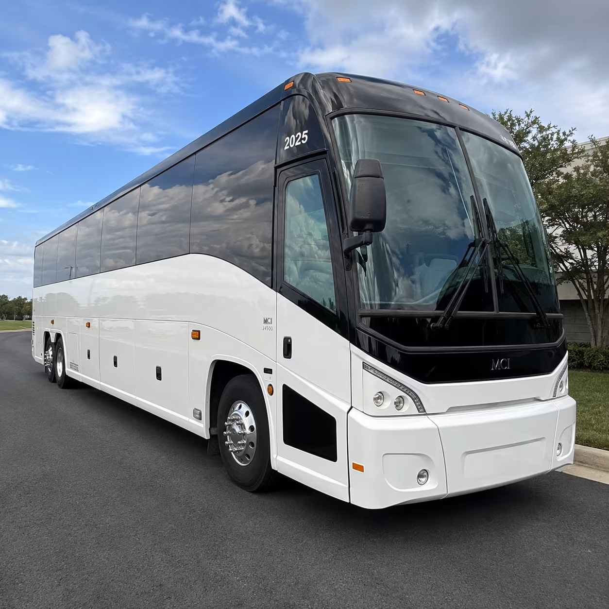 a corporate shuttle to kansas city international airport mci for your team